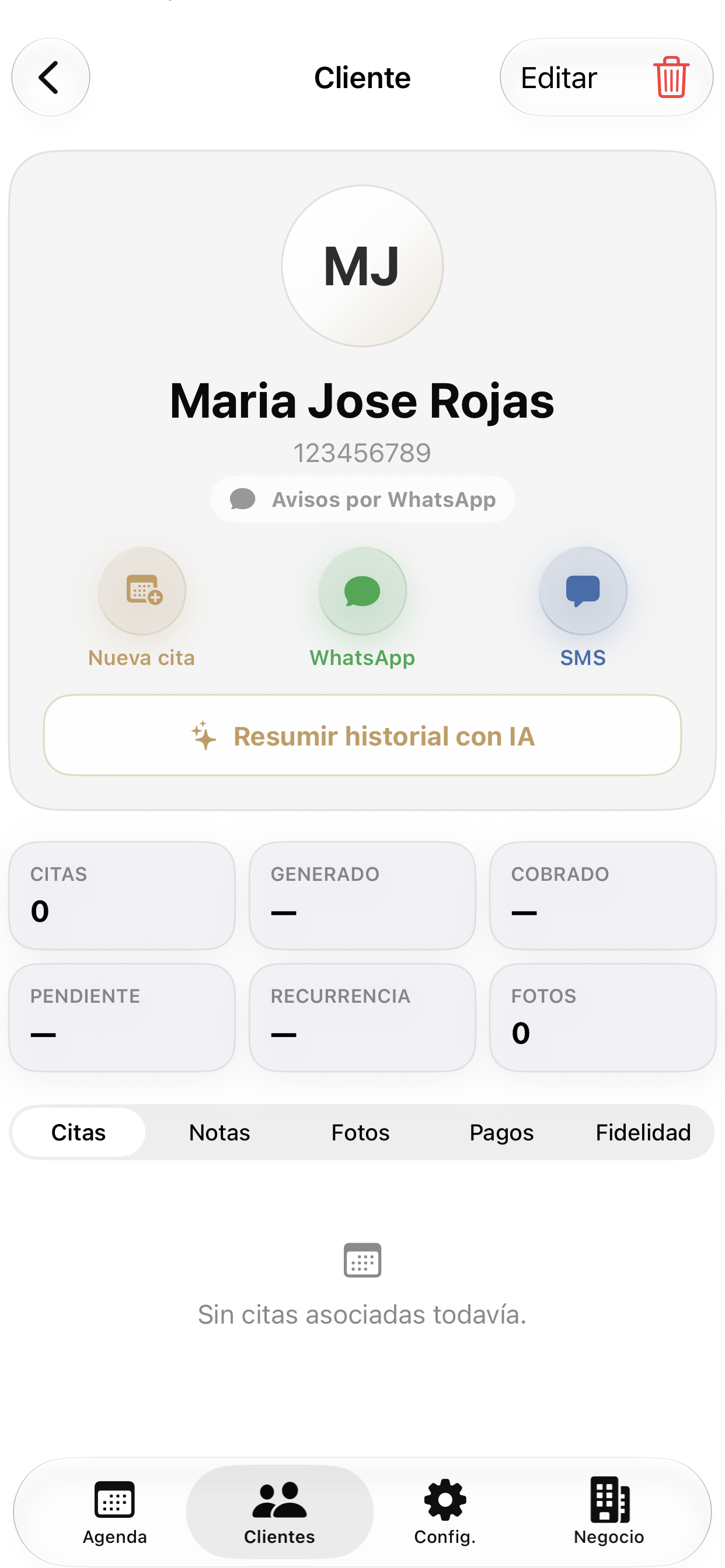 Ficha de cliente real de CitasApp con acciones y resumen